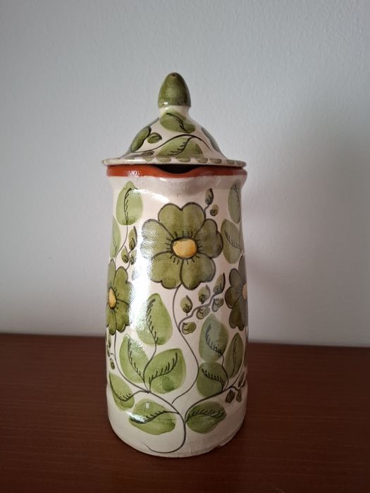 Porcelain pitcher / teapot64585241907331122