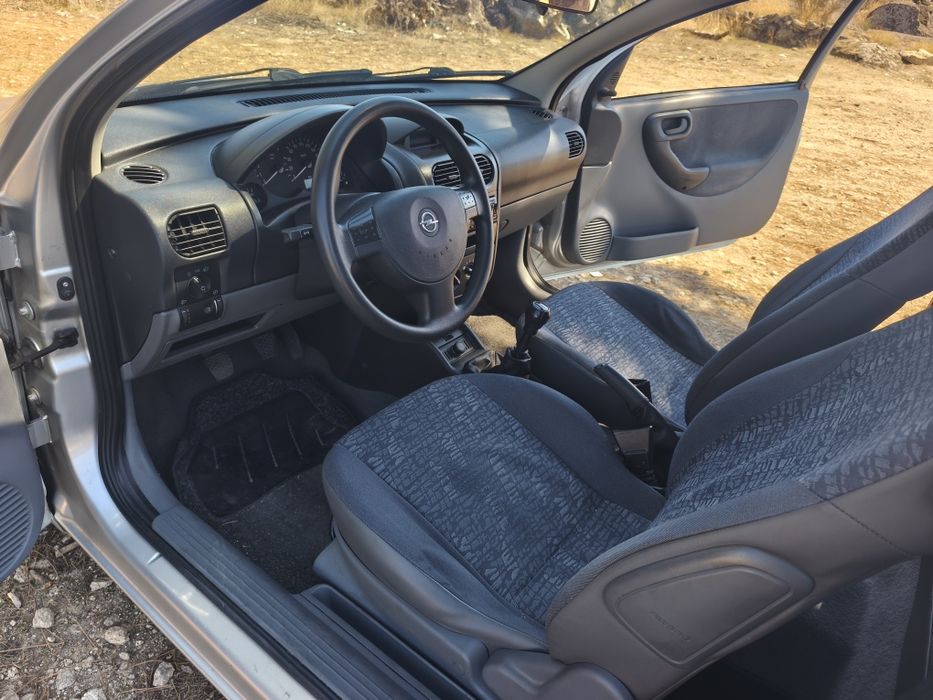 Opel corsa, 1.7 dti, 5 lugares 3 portas com excelente aspecto e muito bom de mecânica