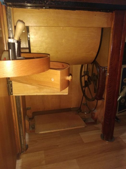 Швейна ножна машинка "Подільськ"