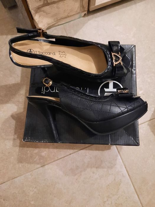 Босоножки очень удобный каблучок, черные и бежевые