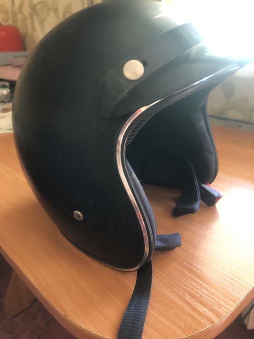 Продам  шлем для езды на мотоцыклах, мопедах