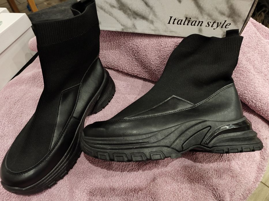 Nowe buty skarpeta
