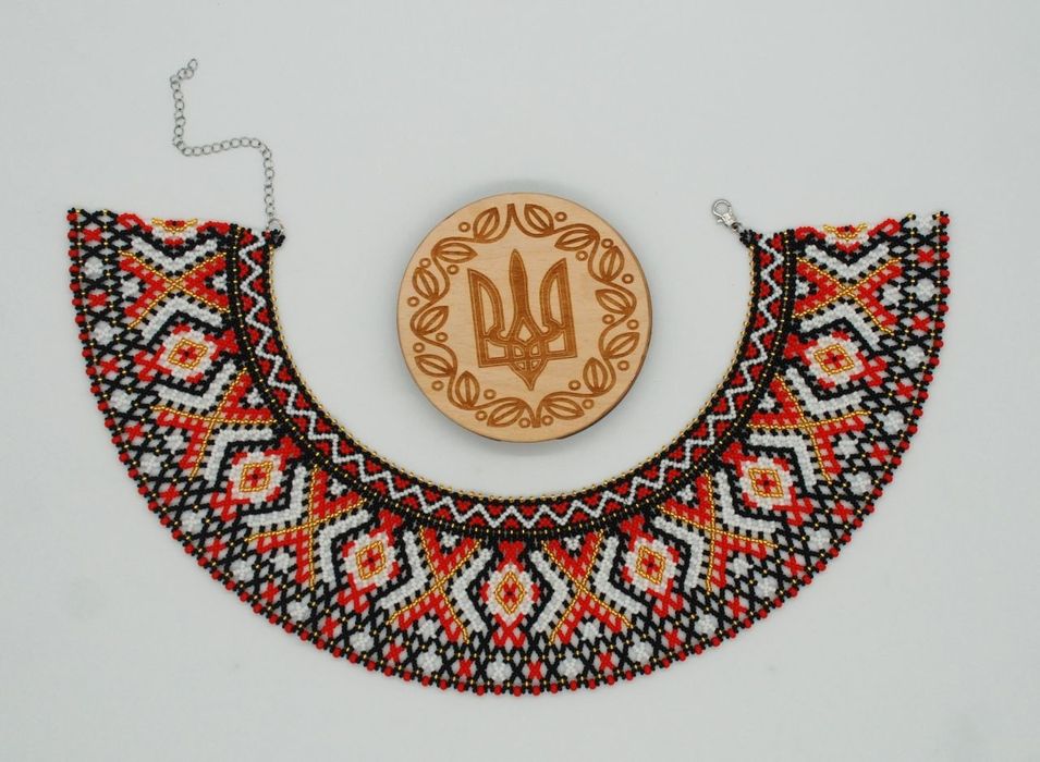 Силянка "Калиновий оберіг"
100% ручна робота з чеського бісеру Presios