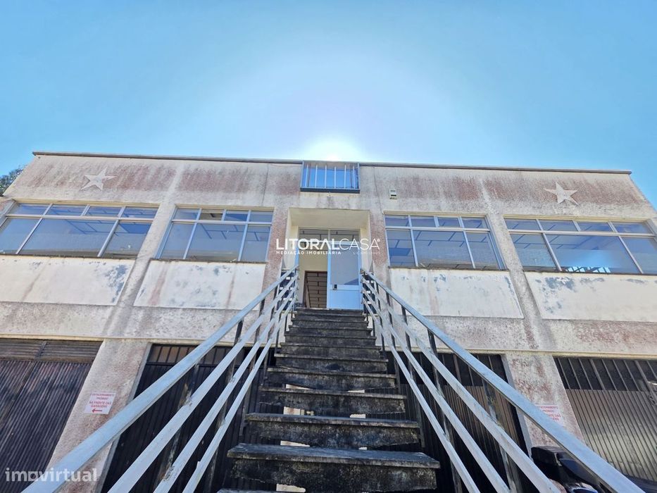 Loja com 154 m2 - Oiã