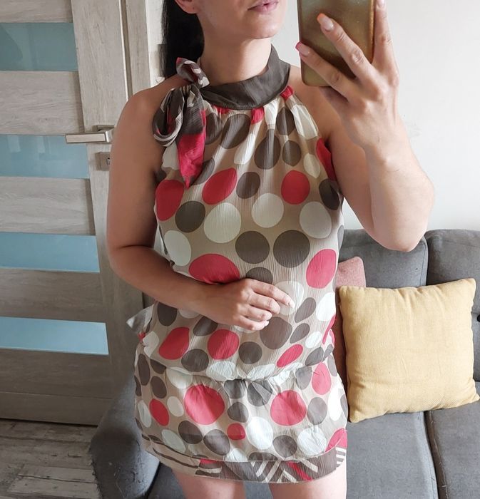 Krótka wzorzysta sukienka