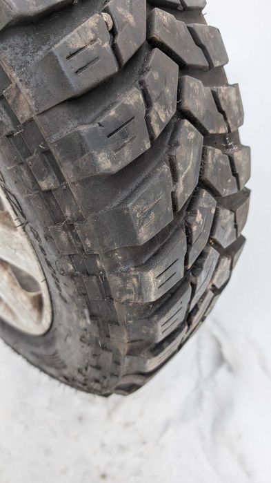 Maxxis trepador 205/70 R15C всесезонні шини  на  дисках 5*100