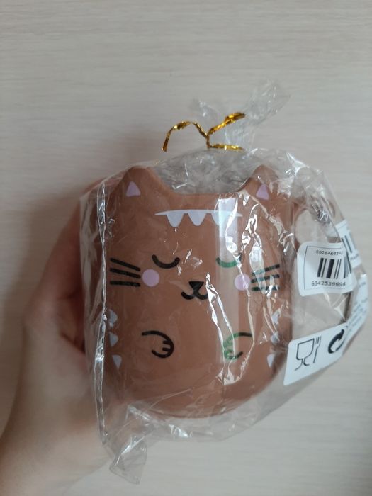 Plastikowy kubek kotem