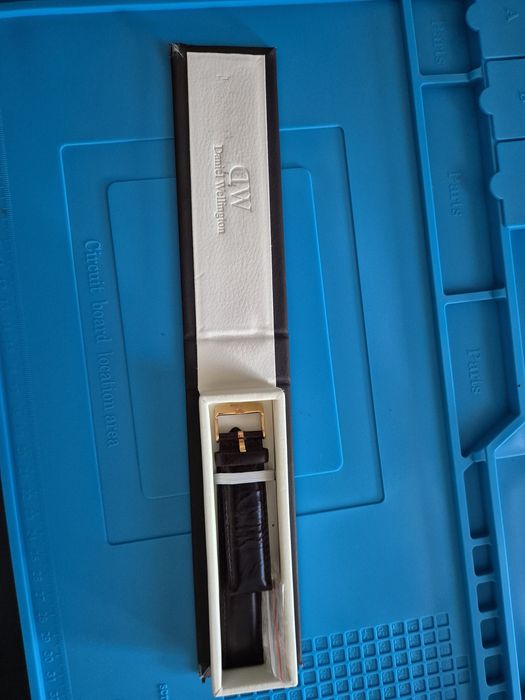 Daniel Wellington pasek do zegarka, ciemnobrązowa skóra, rose gold
