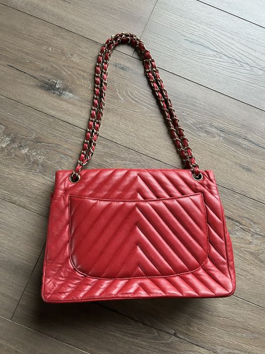 Chanel czerwona skórzana torebka uszkodzone wnetrze