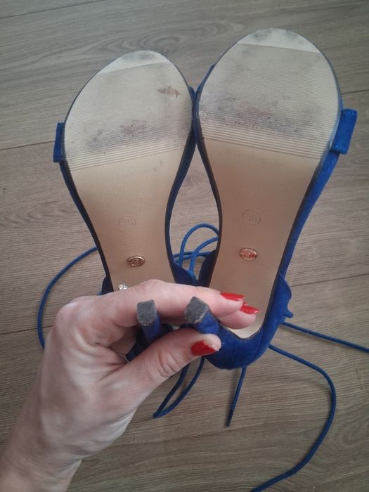 Sandałki wiązane