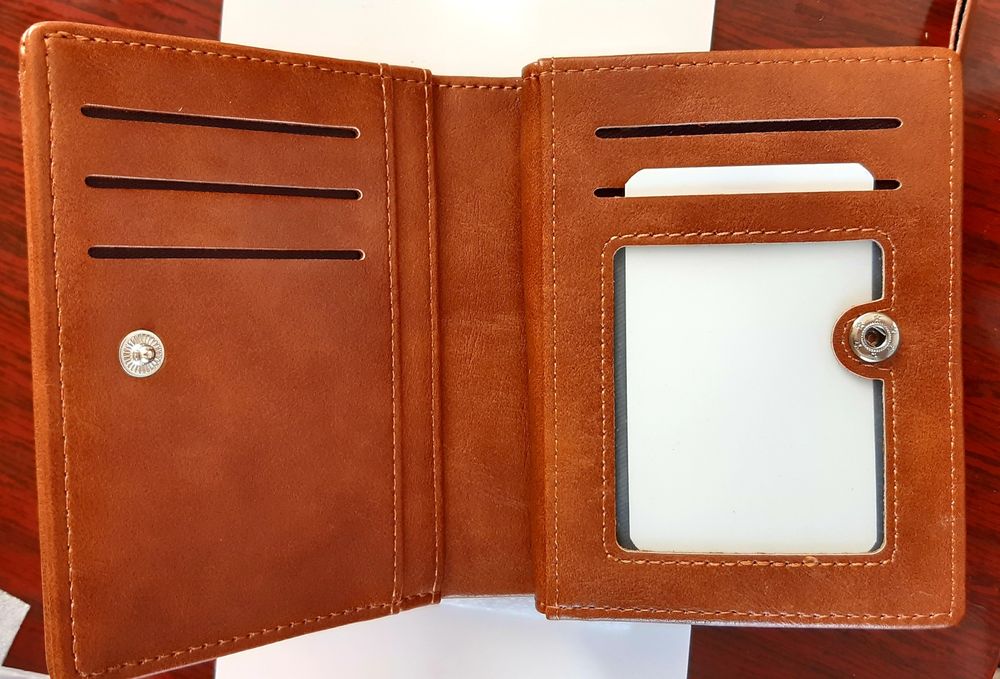 Стильний чоловічий гаманець.