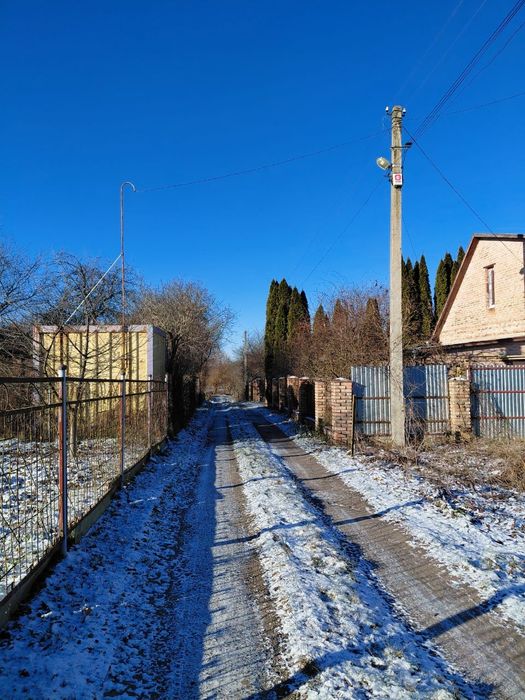 Компактна ділянка у зручному районі!