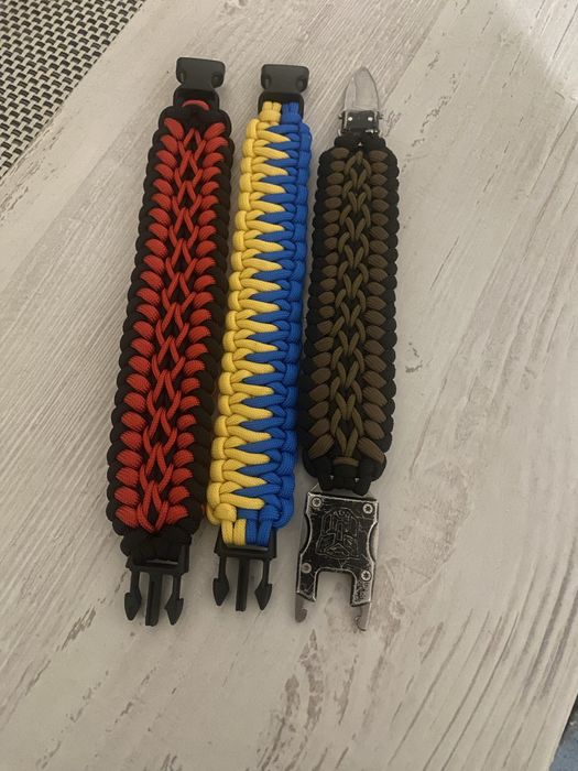 Браслет з паракорду