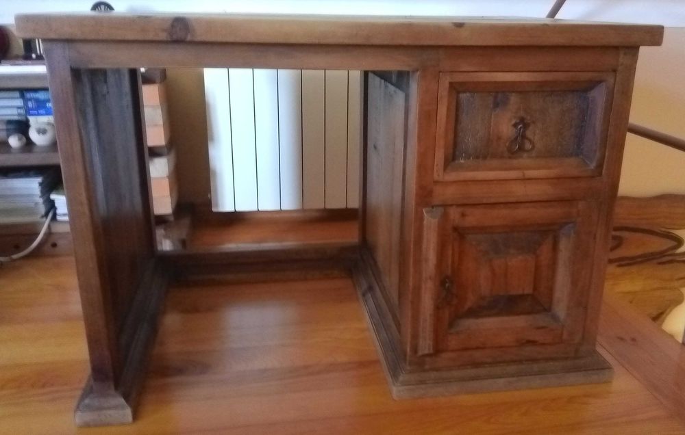 Secretária de pinho mexicano