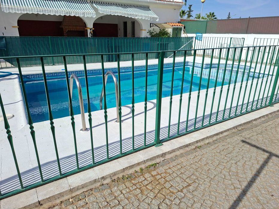 Grades em ferro para piscina, etc