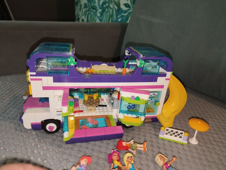 LEGO autobus przyjaźni kamper