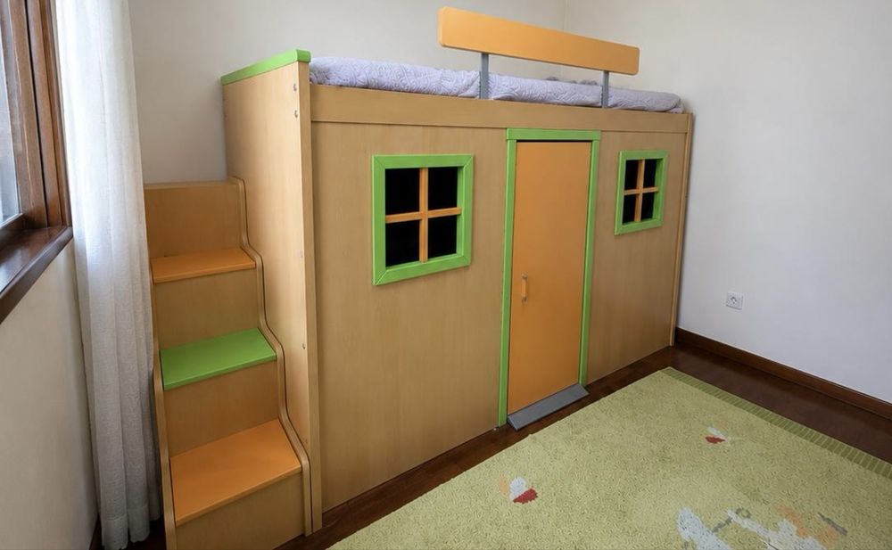 Cama infantil com arrumação