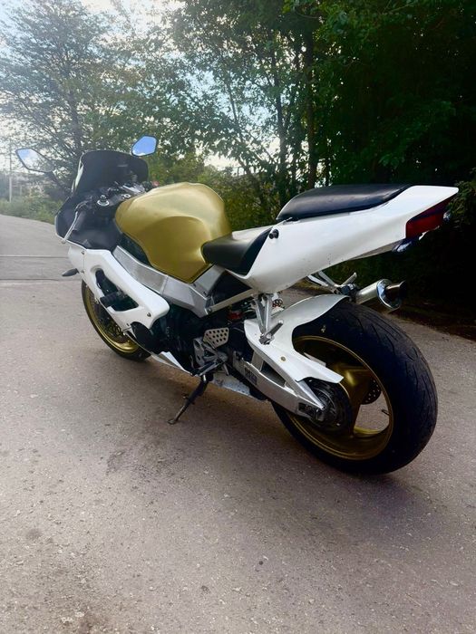Продам спортбайк Honda CBR929RR