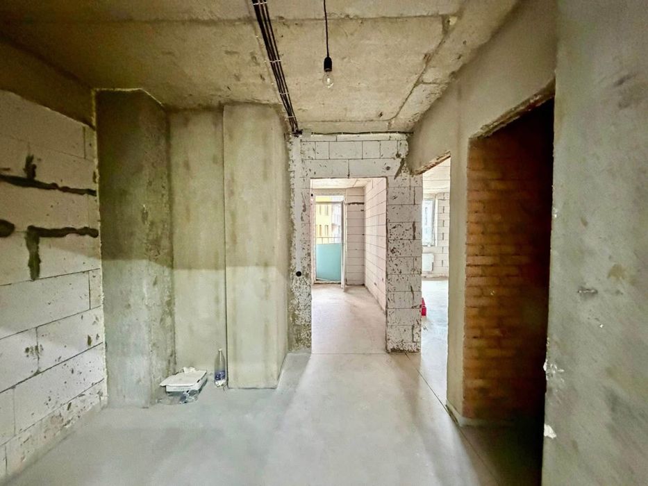 Продам чистову 1-кімнатну квартиру в ЖК Кельце. Район Вишенька. Можна під державні програми. - More