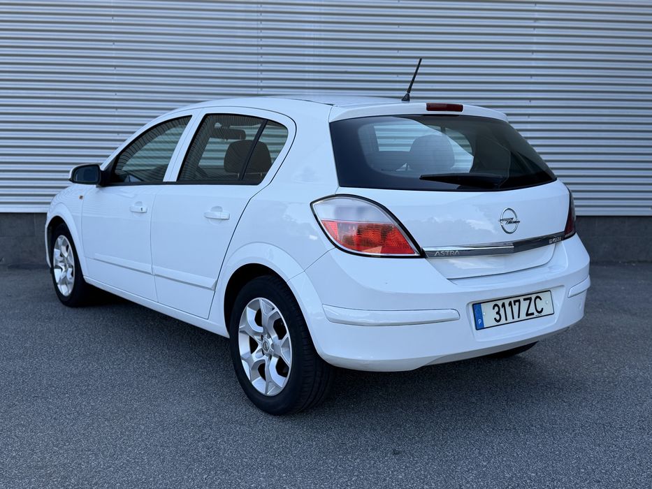 Opel Astra — fotografia 4