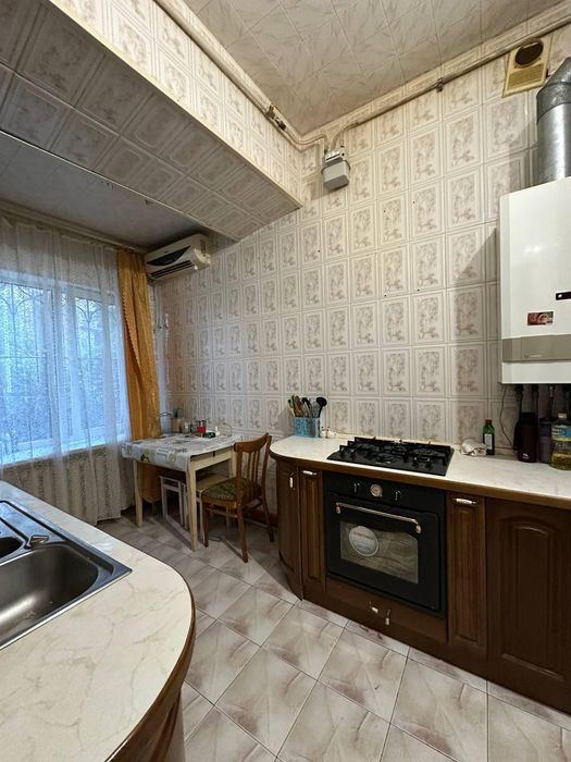 Продам 3-кімн квартиру біля Музкомедії, вул. Ясна (3-203-029)