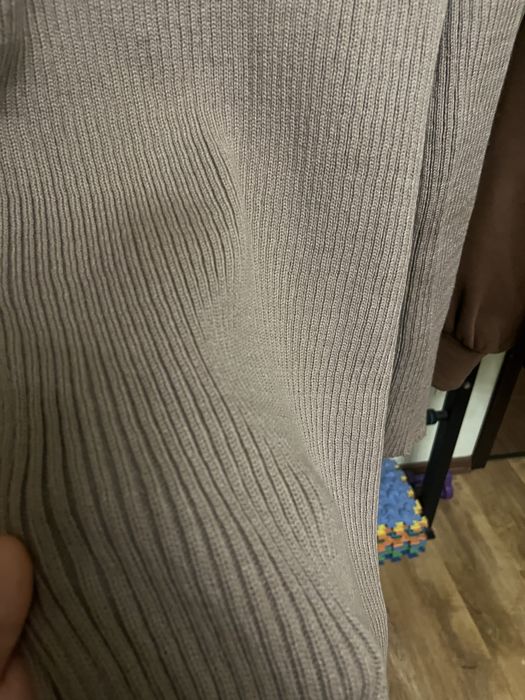 В’язана сукня міді в рубчик