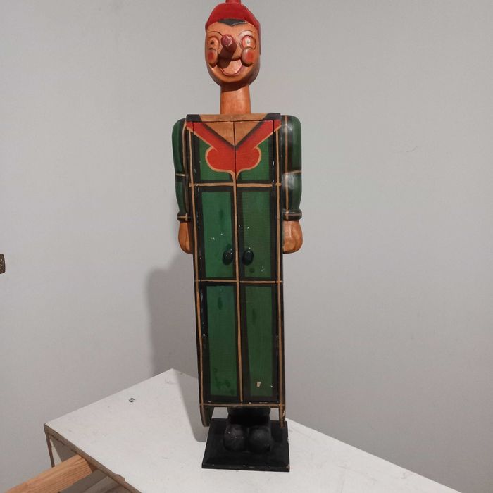 Pinoquio armário em madeira