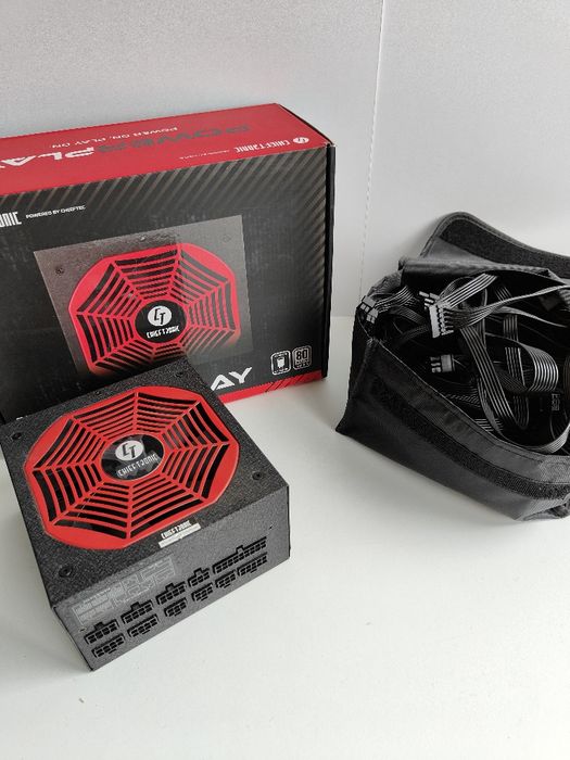 Chieftronic PowerPlay 1050W Platinum