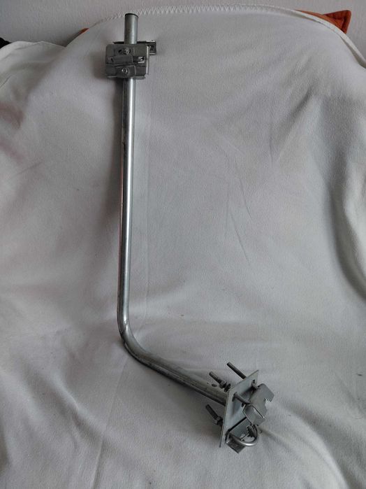 Uchwyt do anteny satelitarnej naziemnej ścienny Maszt 30/70