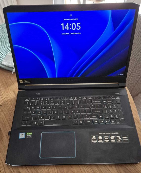 Laptop ASUS PREDATOR Helios 300 / intel i7 / RTX2060 / 1TB / 16GB RAM