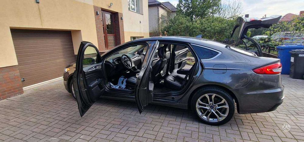 Ford Fusion 2019 гібрид