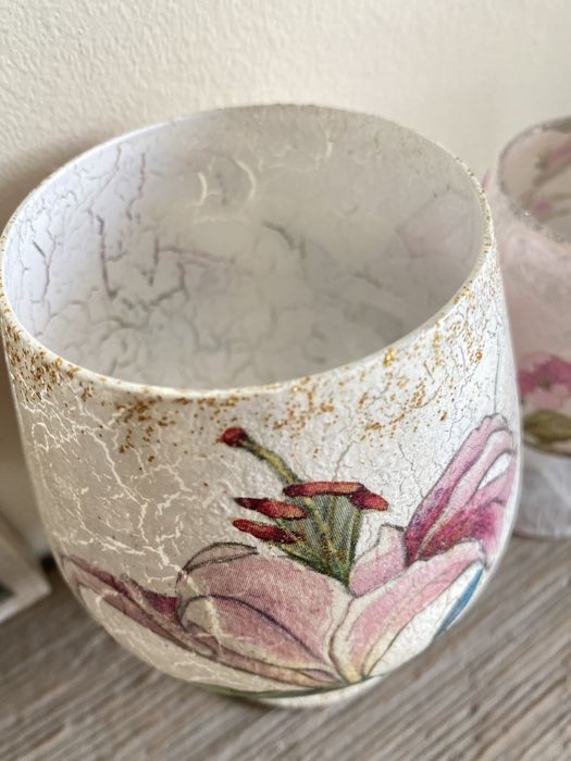 Dwa ozdobne kieliszki decoupage