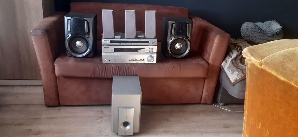 Amplituner Pioneer VSX-817 7.1 CH plus DVD Pioneer  DV-2850 i kolumny