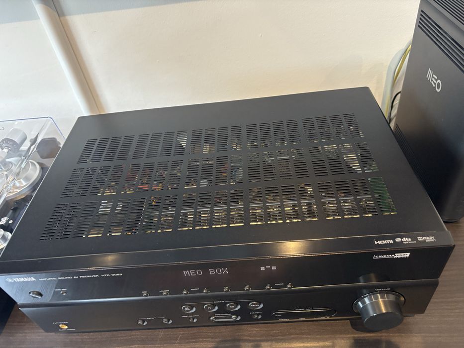 Amplificador -YAMAHA HTR-3063 como novo