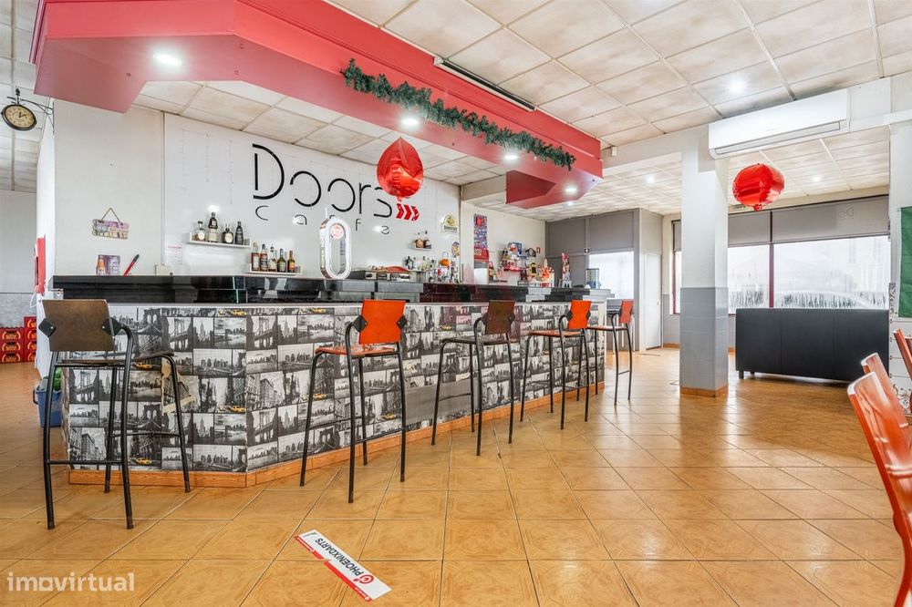 Oportunidade Única de Trespasse de Café/Snack-Bar em Santa Eulália, Vi