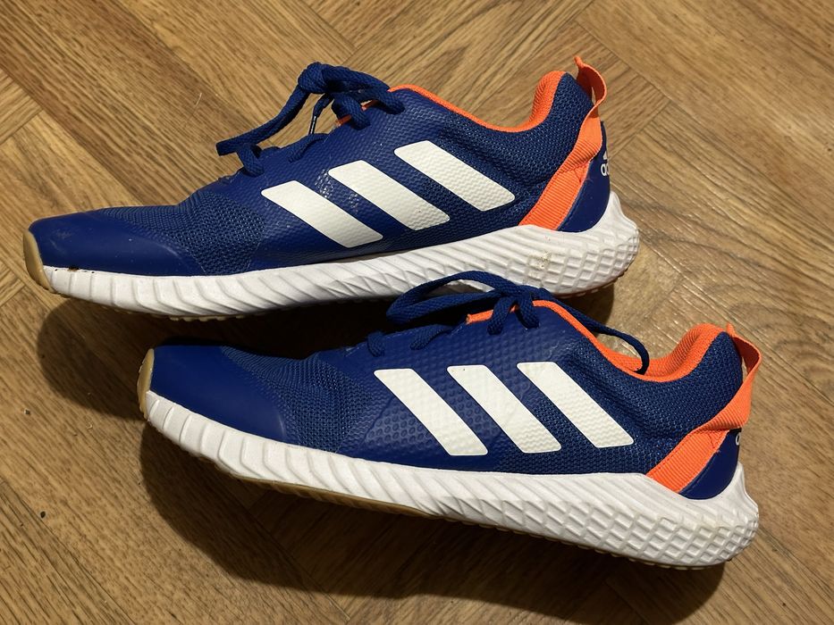 Кросівки фірми Adidas для хлопчика