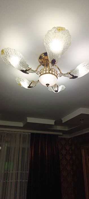 Продається світильник