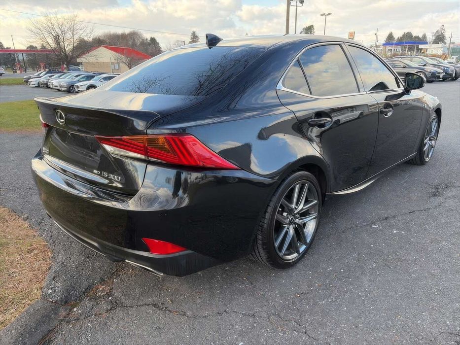 Lexus IS 300      2017