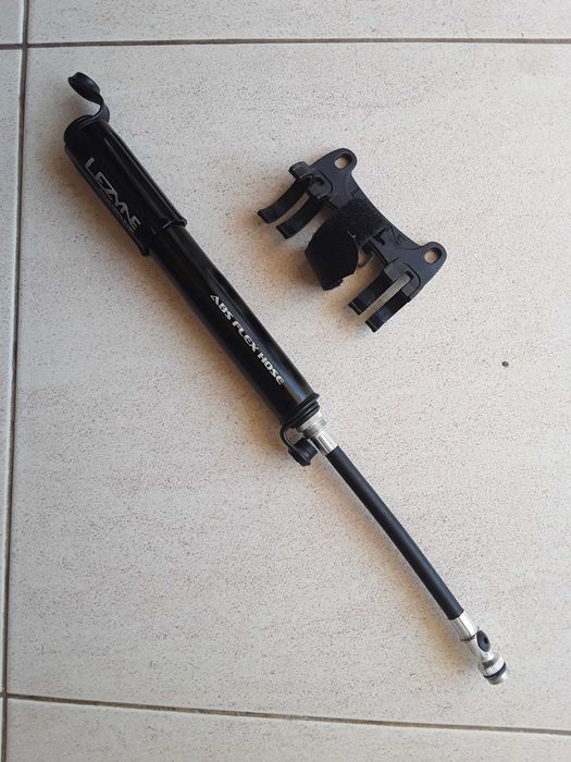 Bomba de encher pneus de bicicleta