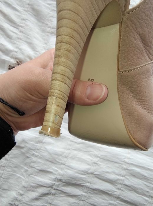 Szpilki na platformie