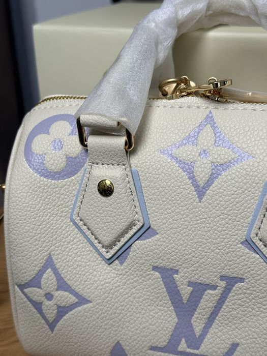 Сумка Louis Vuitton Speedy Bandouliere 20 Ivory / Light Purple Monogram