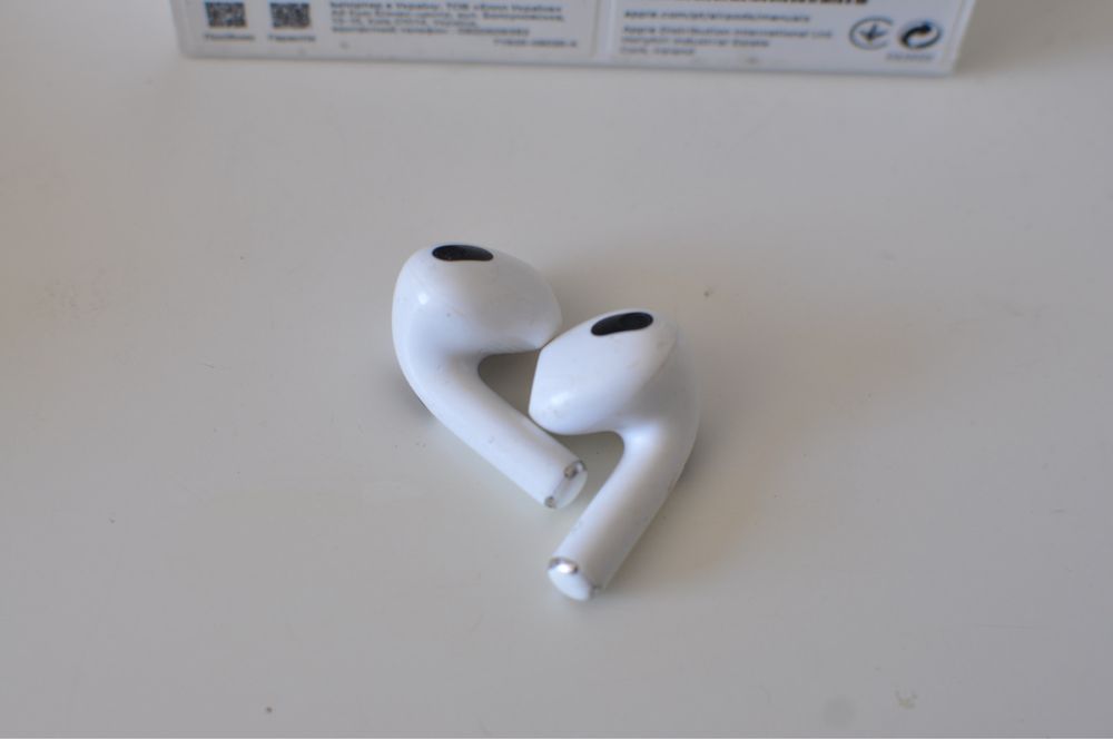 AirPods 3ª geração originais (apenas fones, sem caixa)