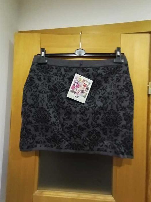spódnica na chłodniejsze dni rozmiar 46 lub oversize dzianina print