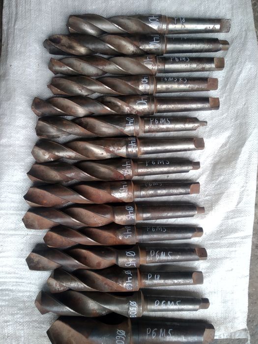 Свердла токарні.