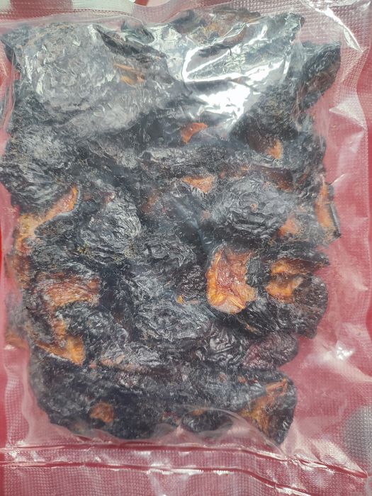 Натуральні сухофрукти без цукру та консервантів .