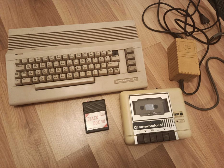 Commodore 64 + zasilacz + magnetofon + blackbox