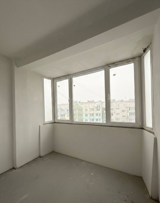 Продам УТЕПЛЕНУ 4-х ПАНЕЛЬКУ, ПРОСПЕКТ-Героїв Майдану, частково РЕМОНТ