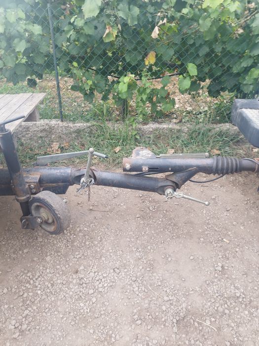 Vendo reboque de dois eixos