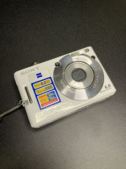 Цифрова камера Sony CyberShot DSC-W30