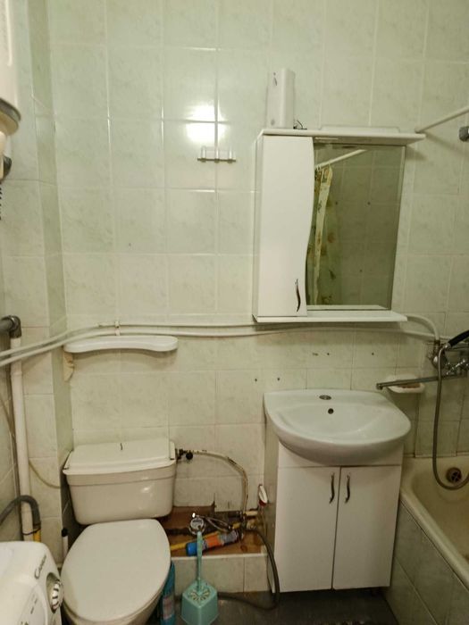 Продам 1 кімн. квартиру 26 кв.м на Водогоні( Оболонь). Шикарне  місце!